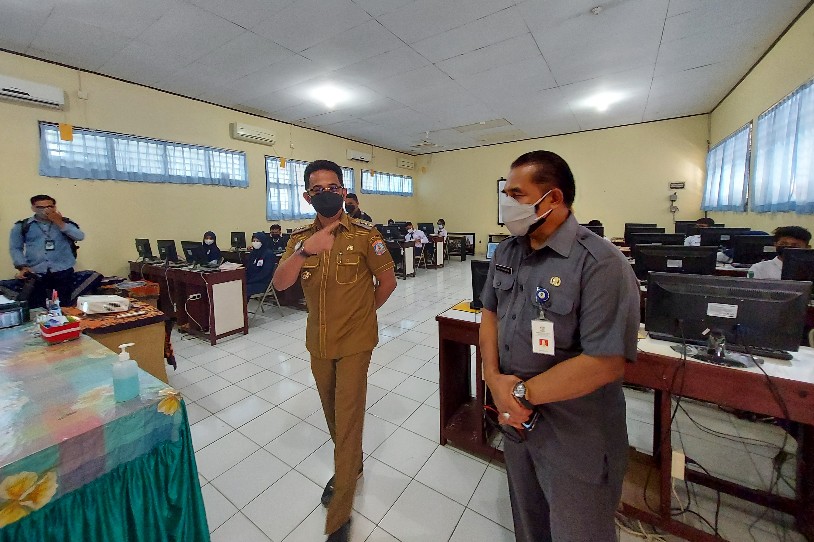 Wali Kota Tinjau PTM di SD dan SMP