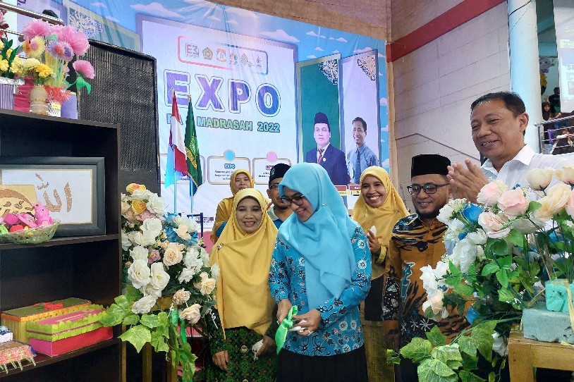 Asisten Perekonomian dan Pembangunan Buka Expo Raudhatul Athfal dan Madrasah se Kota Balikpapan