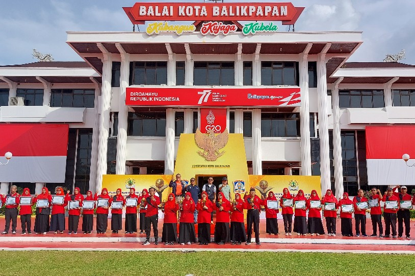 Wali Kota Rahmad Mas'ud Serahkan Penghargaan bagi 27 Sekolah Adiwiyata Kota Balikpapan