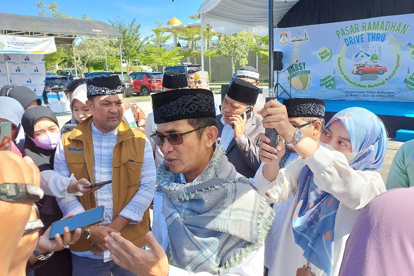 Ajak Warga Tekan Inflasi, Wali Kota Buka Pasar Murah Ramadan Drivethru BIC