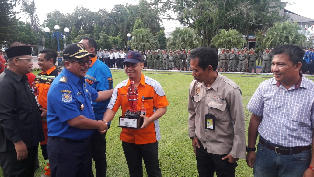 HUT Damkar, Wali Kota Serahkan Penghargaan Perusahaan dan Warga Berprestasi Pencegahan Bencana