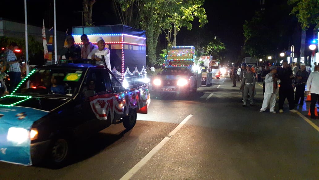 Pawai Kendaraan Hias Ramaikan Malam Takbiran Iduladha