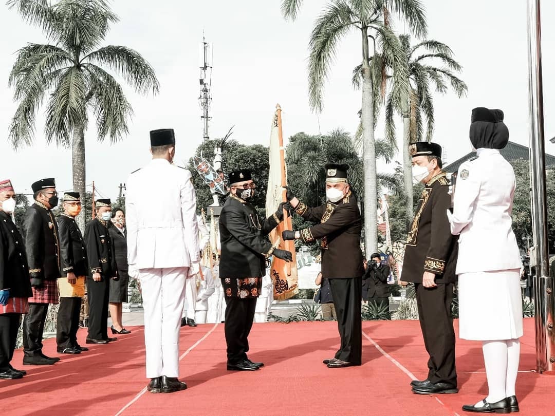 Kembali Jadi Juara Umum, Balikpapan Raih Panji-Panji Keberhasilan dan Panghargaan di HUT ke-64 Provinsi Kaltim 