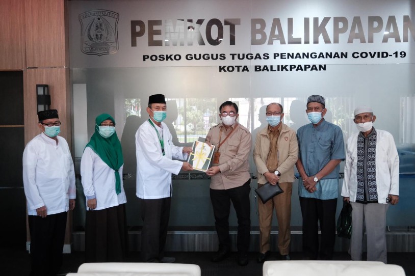 Baznas Balikpapan Serahkan Laporan Keuangan 2020 pada Wali Kota