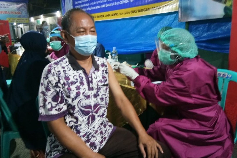 Mendekatkan Akses, Satgas Gelar Vaksin Lansia di Masjid At Taqwa