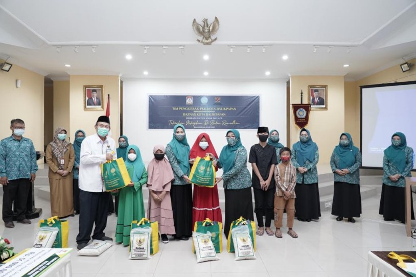 Baznas dan Tim Penggerak PKK Balikpapan Berbagai dengan 102 Anak Dhuafa