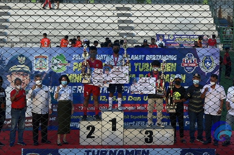 Kepala DPOP Tutup Turnamen Mini Soccer Wali Kota Cup 2021