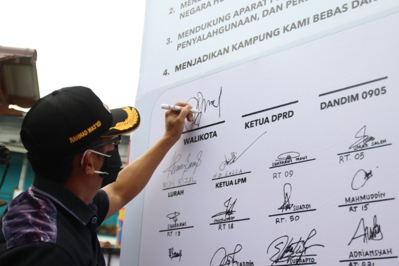 Warga Baru Ulu Deklarasikan Sebagai Kampung Anti Narkoba