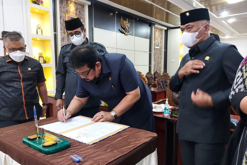 DPRD dan Wali Kota Balikpapan Tandatangani Kesepakatan APBD-P 2021