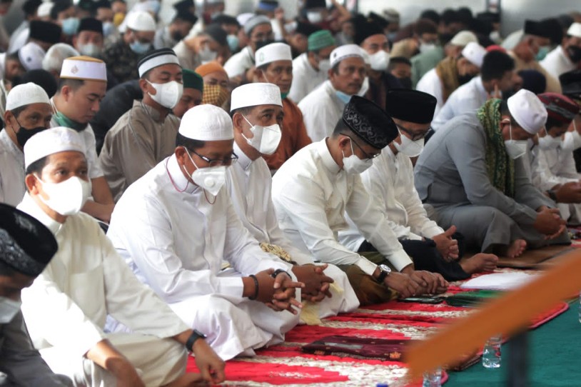 Wali Kota Salat Id Bersama Masyarakat Balikpapan di Balikpapan Islamic Center