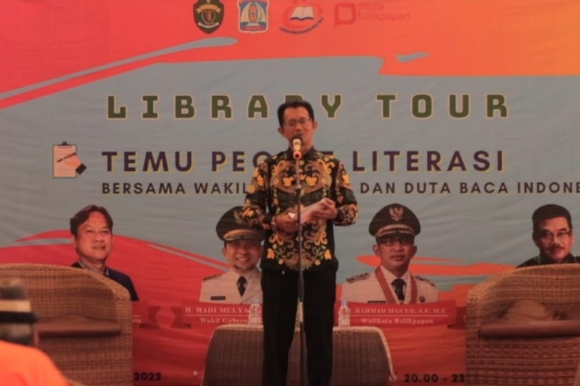 Pemprov Gelar Library Tour dan Temu Pegiat Literasi bersama Duta Baca Indonesia Gola Gong