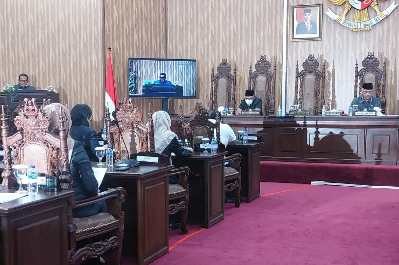 Pj Sekda Sampaikan Jawaban Wali Kota Terhadap Pemandangan Umum Fraksi-fraksi DPRD atas Raperda LPj APBD 2021