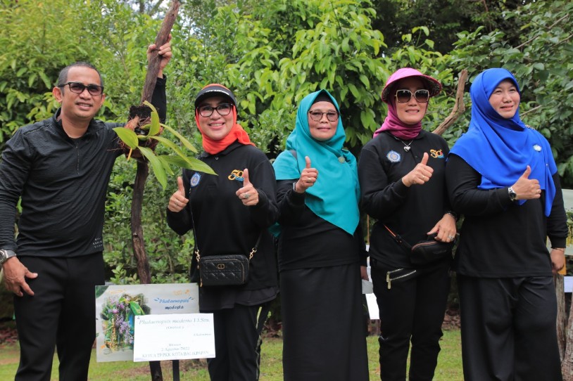 Wagub Hadi Mulyadi Tanam Jahe Balikpapan dan Anggrek di Kebun Raya Balikpapan