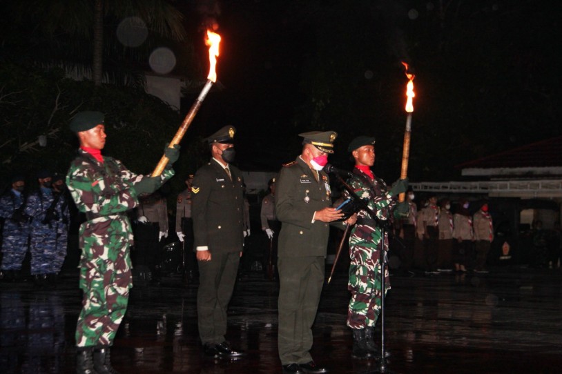 Peringati HUT Kemerdekaan RI, Apel Kehormatan dan Renungan Suci digelar di TMP Darma Agung Balikpapan