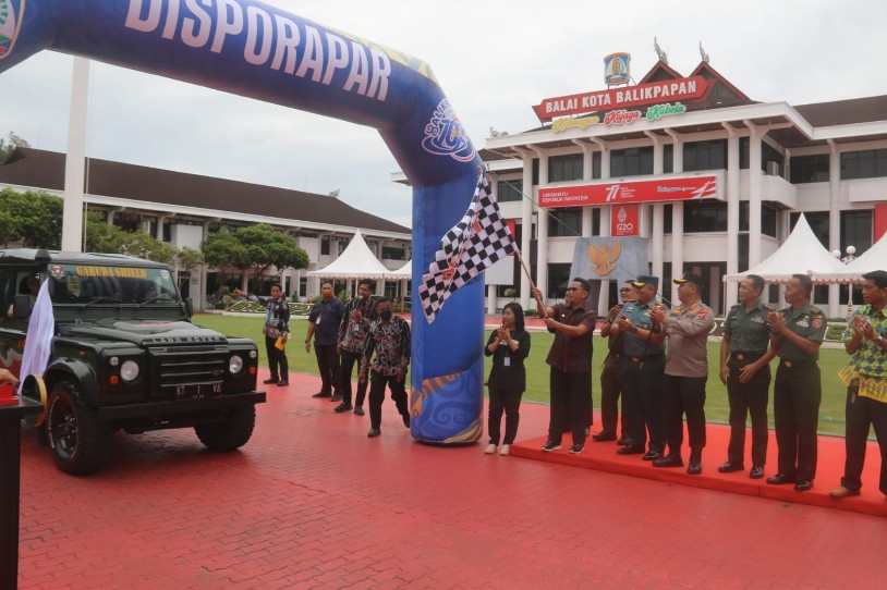Wali Kota Balikpapan Lepas Peserta Kirab Pemuda Menuju Titik Nol IKN