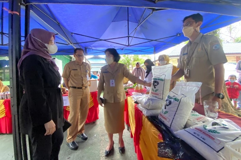 Laksanakan Instruksi Gubernur, Dinas Pangan, Pertanian, dan Perikanan Gelar Pasar Murah