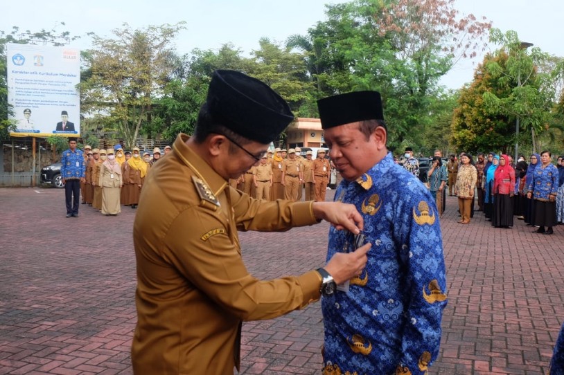 110 Tenaga Pendidik Kota Balikpapan Terima Penghargaan Satyalancana Karya Satya