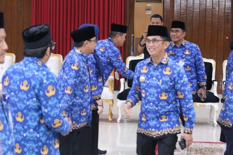 Wali Kota Lantik Enam Pejabat Pimpinan Tinggi Pratama serta Sembilan Pejabat Administrator dan Pengawas
