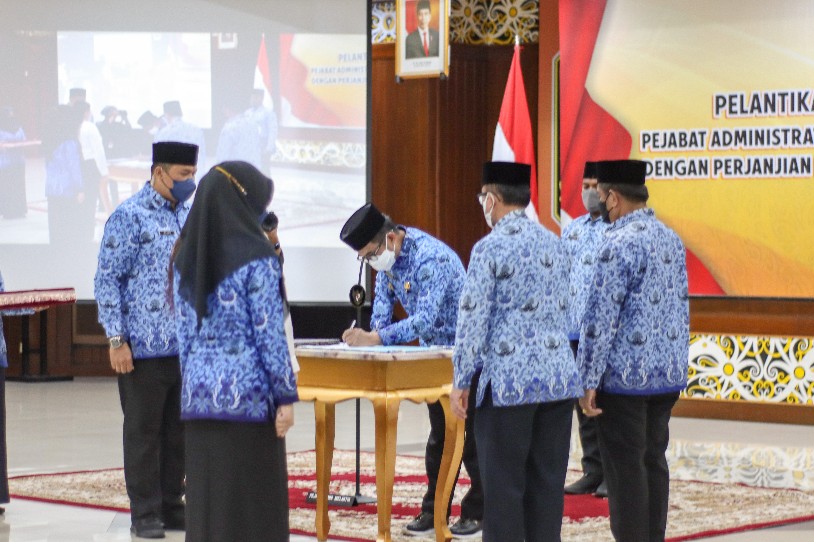 Wali Kota Lantik ASN dan PPPK Pemerintah Kota Balikpapan