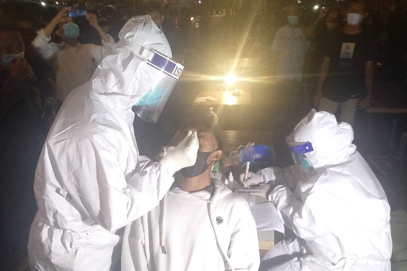 Tinjau Prokes di Pasgar, Satgas Covid Balikpapan Juga Tes Antigen Acak Pengunjung