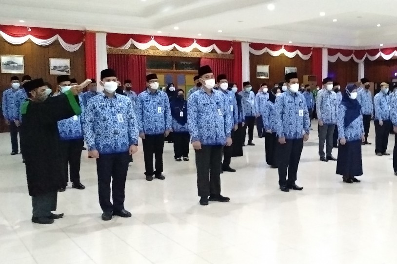 Wali Kota Lantik 49 ASN di Lingkungan Pemkot Balikpapan