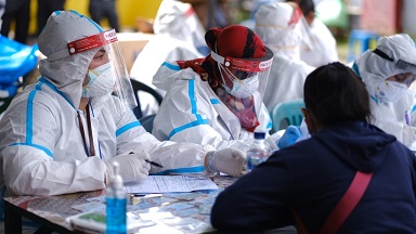 253 Pedagang Pasar Plaza Rapak Jalani Tes Swab