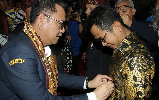 Wakil Wali Kota Balikpapan Terima Penghargaan Adhitya Karya Mahatva Yodha Karang Taruna