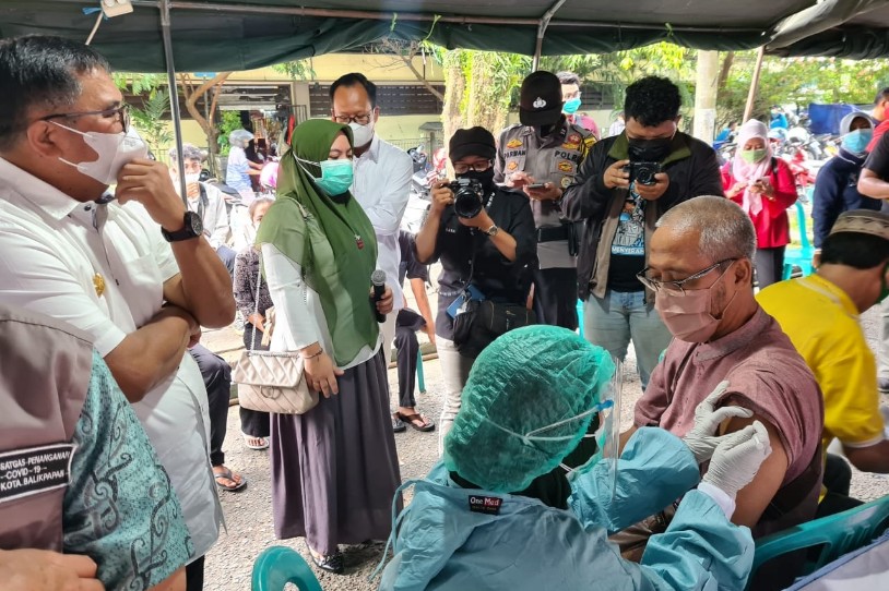 Vaksin Kedua Pedagang Klandasan Dilaksanakan
