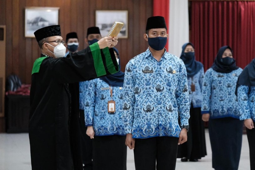196 PNS di Lingkungan Pemkot Balikpapan Dilantik dan Diambil Sumpahnya