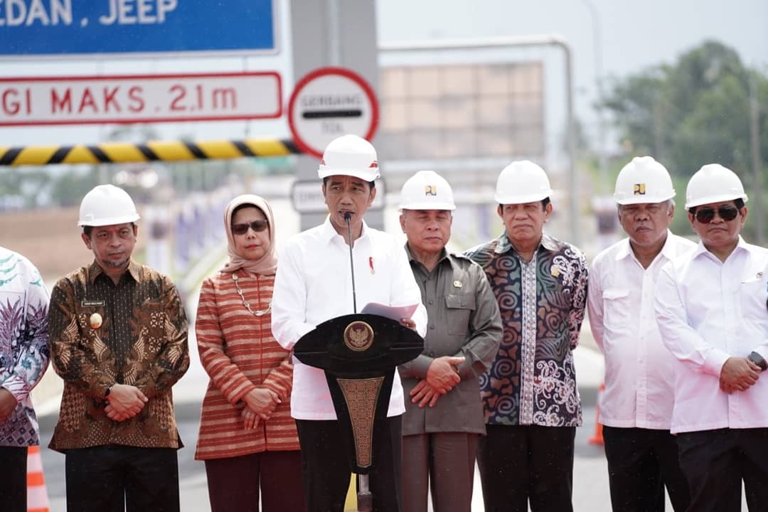 Presiden Jokowi Resmikan Tol Pertama di Kalimantan